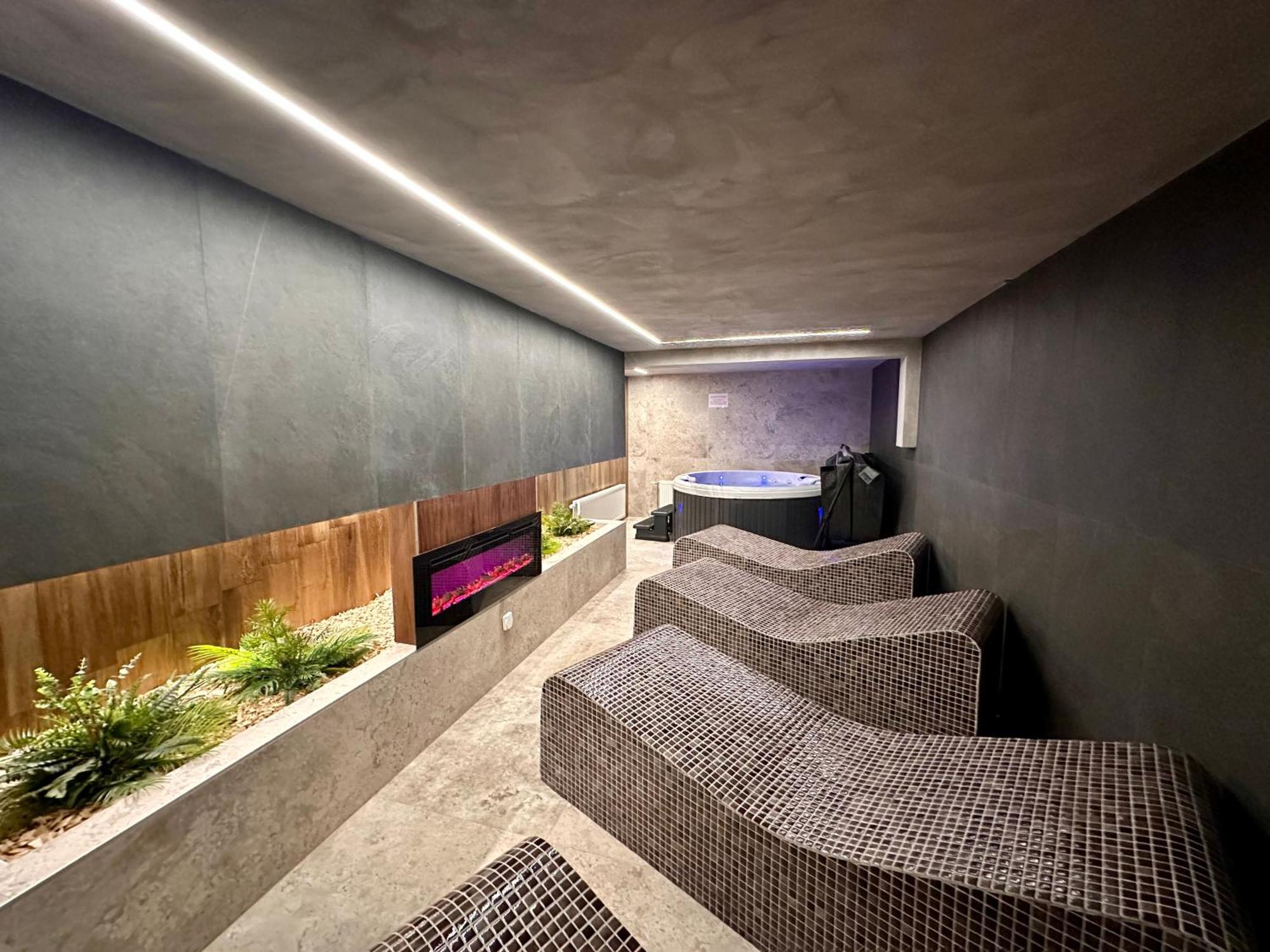 Hotel Restaurant & Spa Les Planets Les Rasses Eksteriør bilde